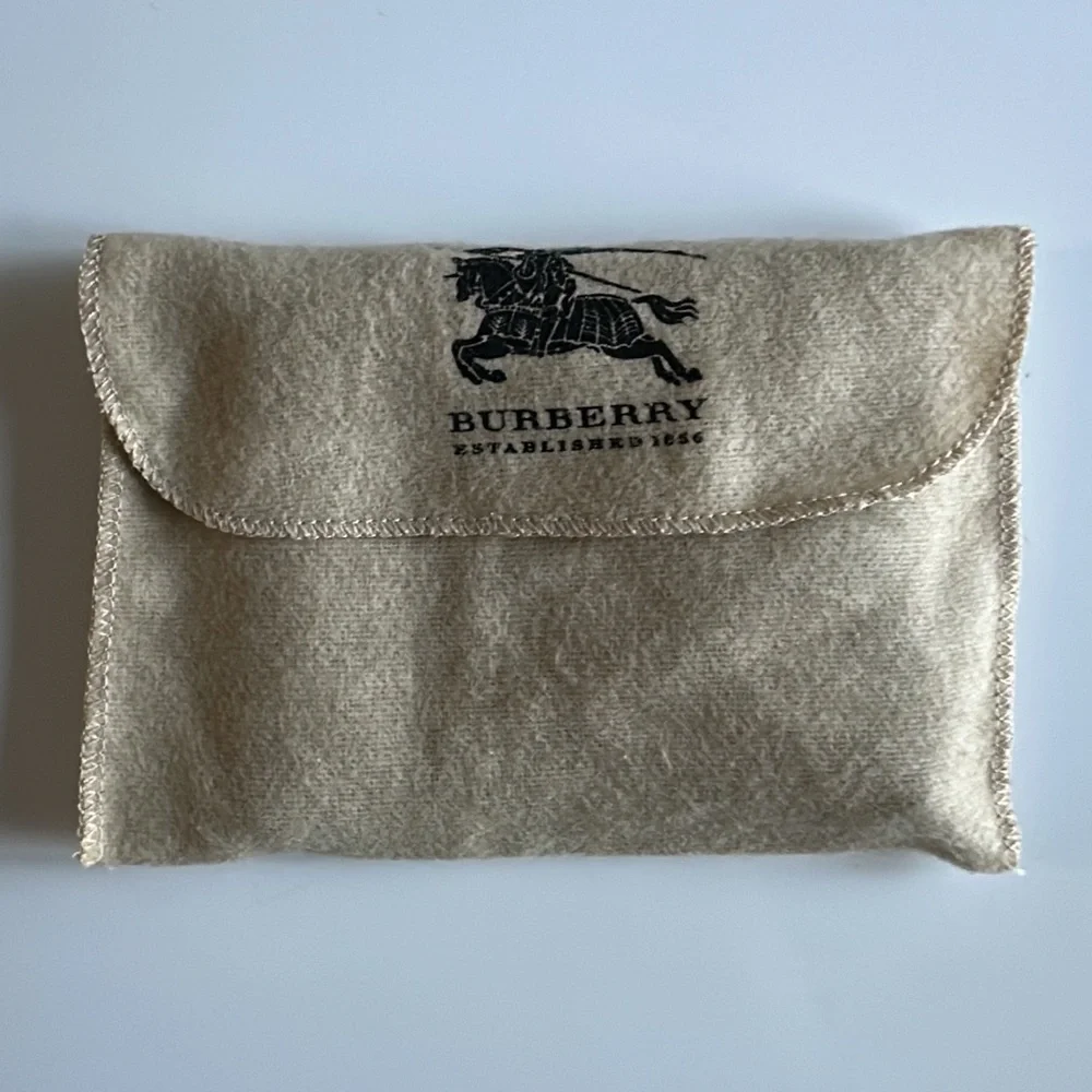 🛍️FINAL SALE🛍️ Burberry Men's Haymarket Check Coated Canvas Bifold Wallet - Picture 9 of 9